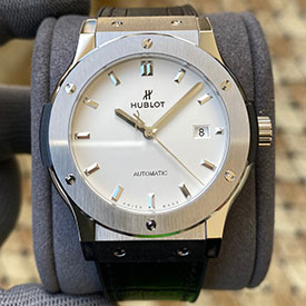 信頼の腕時計ストア ウブロコピー クラシック フュージョン チタニウム オパーリン 42mm 542.NX.2611.LR